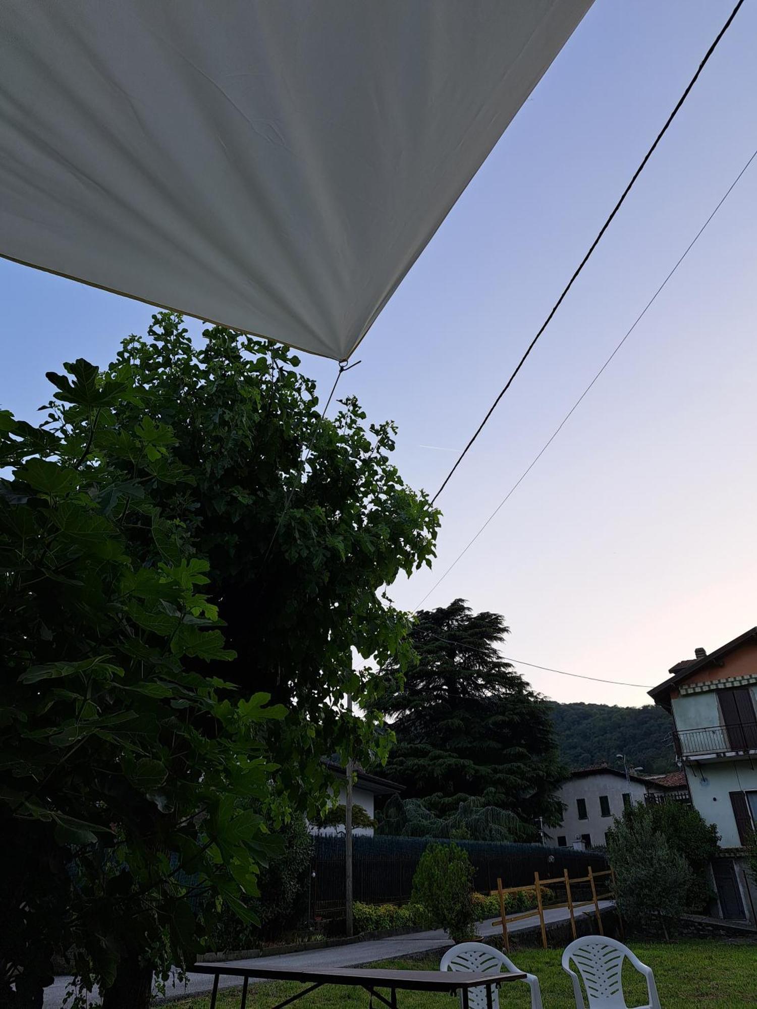 Green & Blue House Valbrona Luaran gambar